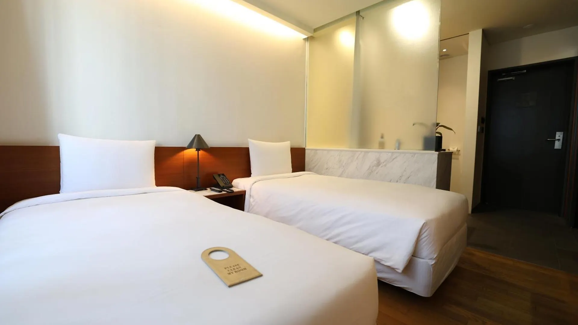 Seoul Hotel Shinshin Myeongdong 3*,