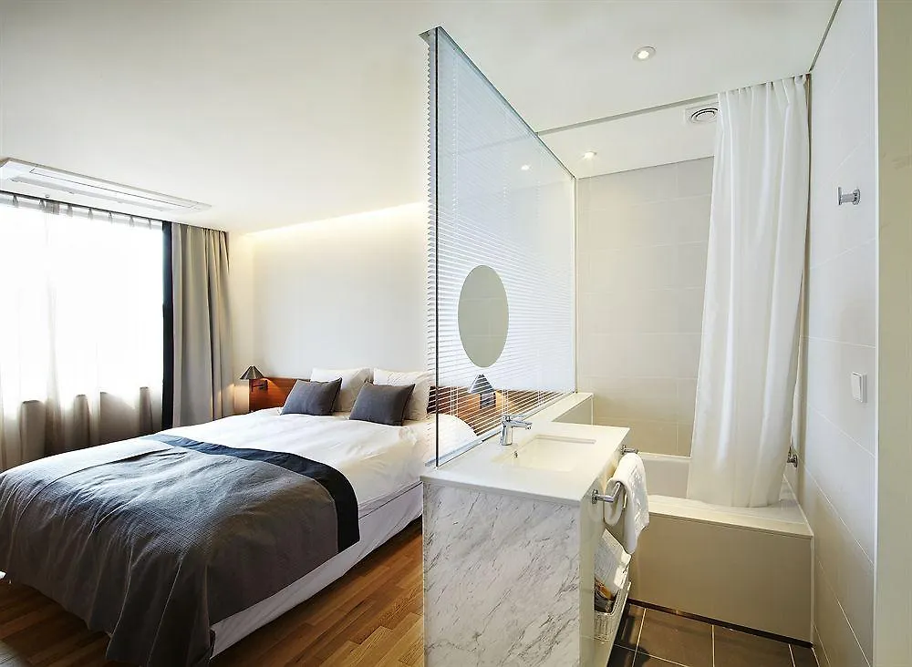 Seoul Hotel Shinshin Myeongdong 3*,  South Korea