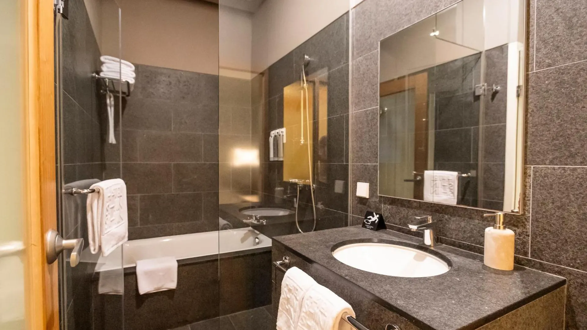 Seoul Hotel Shinshin Myeongdong