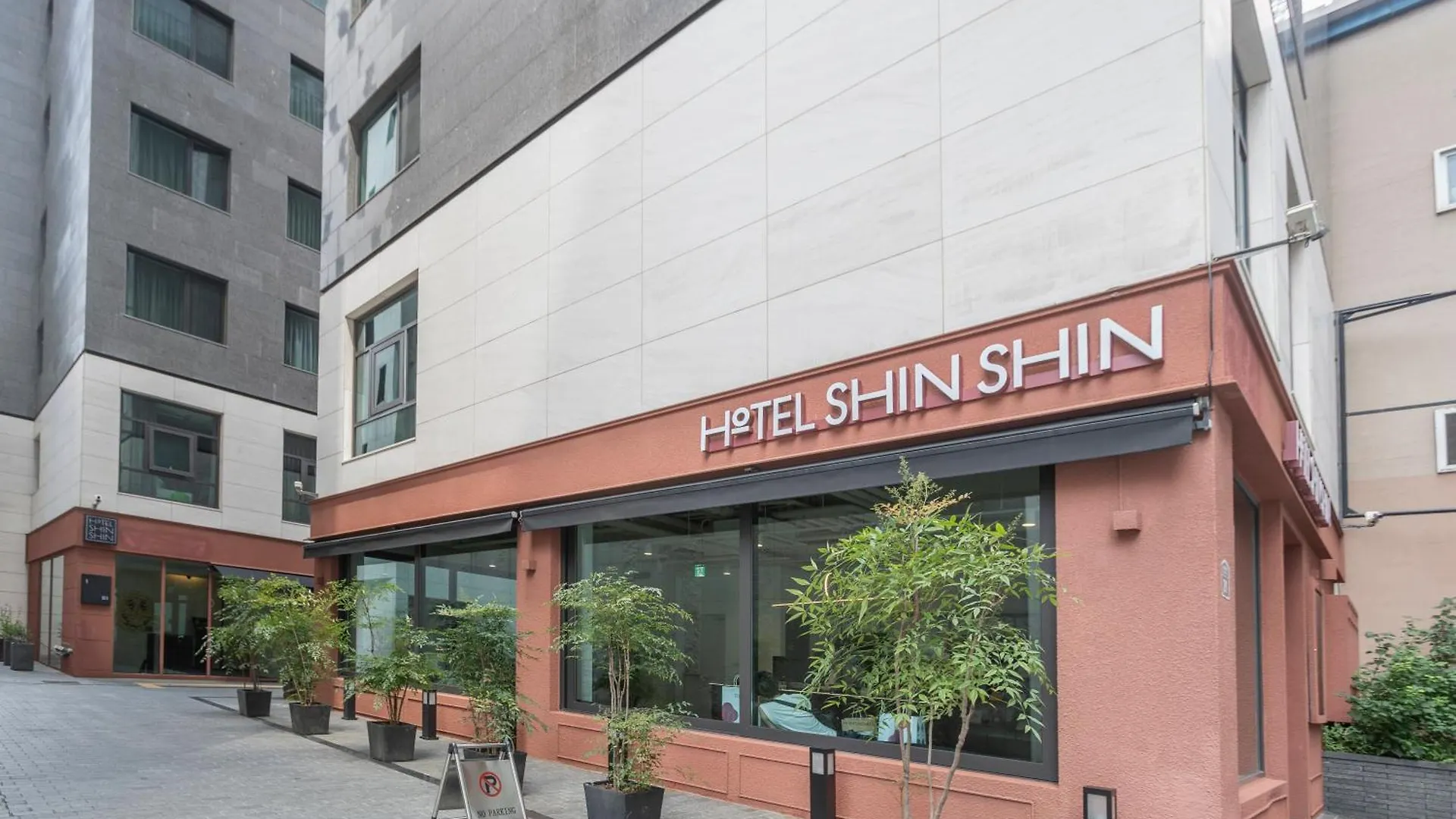 Seoul Hotel Shinshin Myeongdong